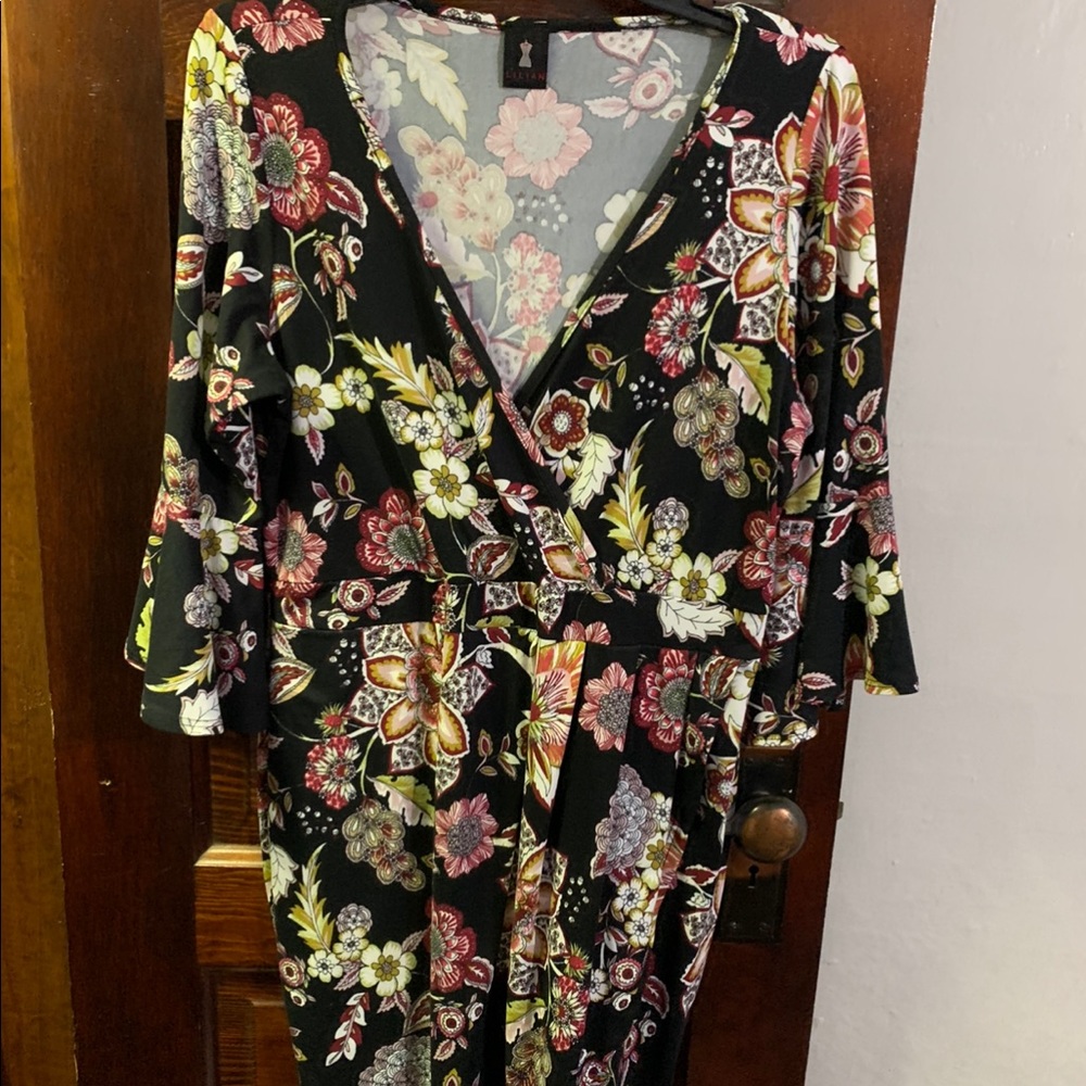 🍁5/$25! Floral print bodycon dress